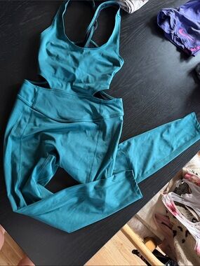 FP Movement by Free People Teal Two-Piece Active Set - Sports Bra & Leggings